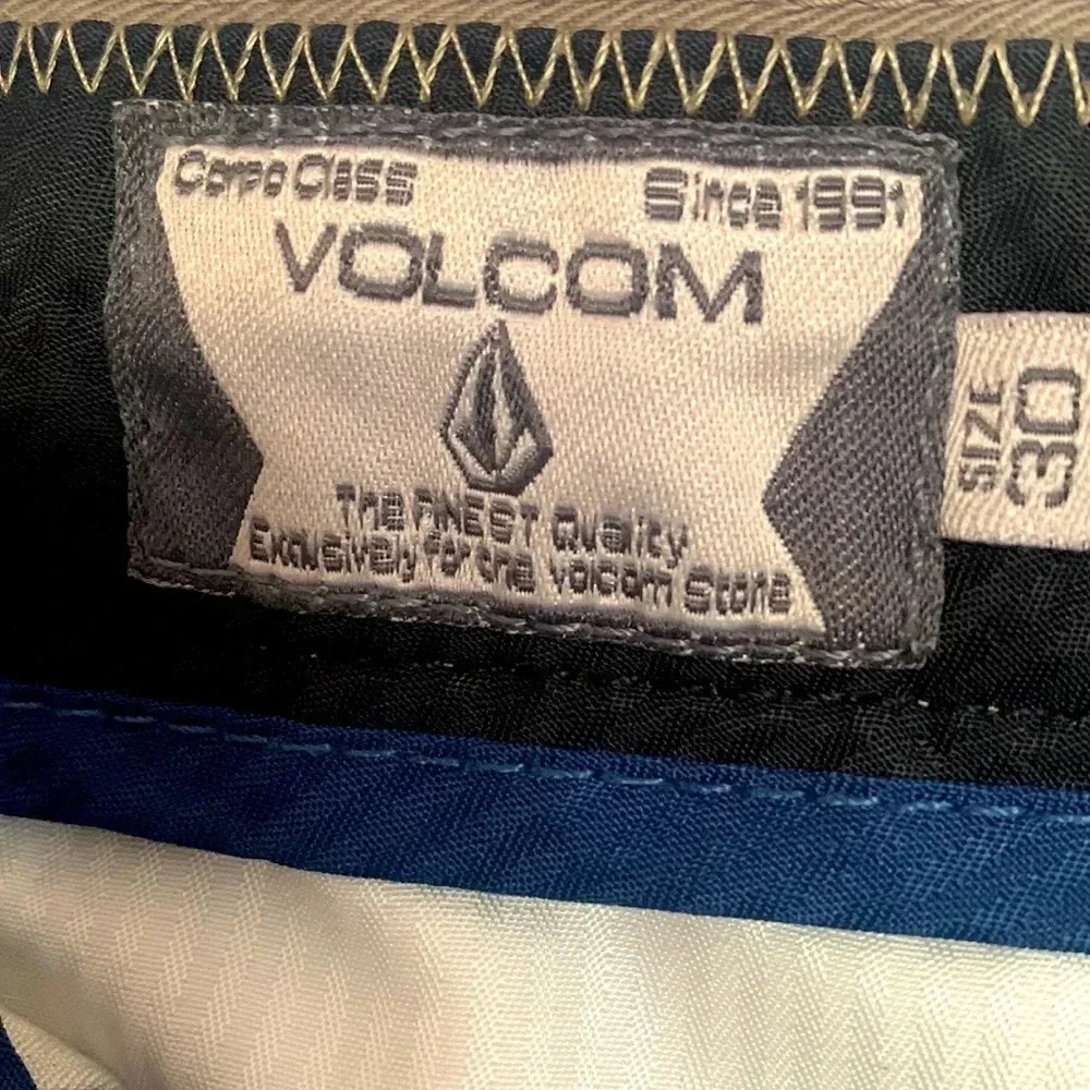 Mens VOLCOM CHINOS size 30 in beige excellent condition